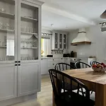 611 N.p.m. Villa *