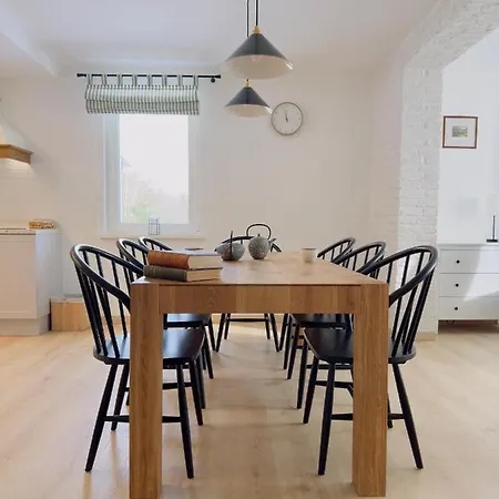 611 N.p.m. * Jagniątków